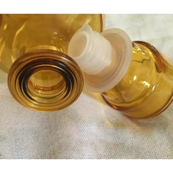 Vintage wine- drink decanter. Pretty floral design - Picture 7 of 8